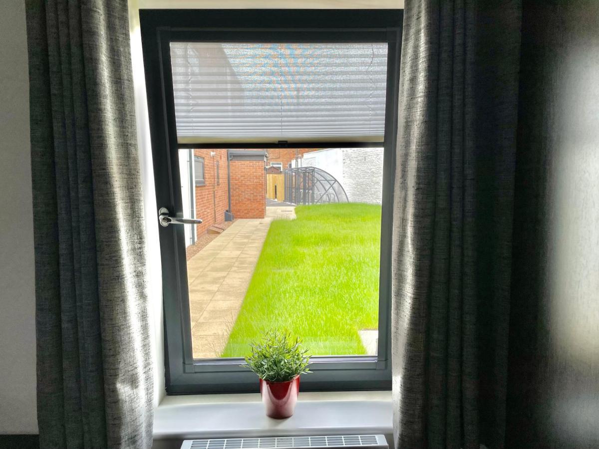 Garden View - 2 Bedroom Bungalow York Eksteriør billede